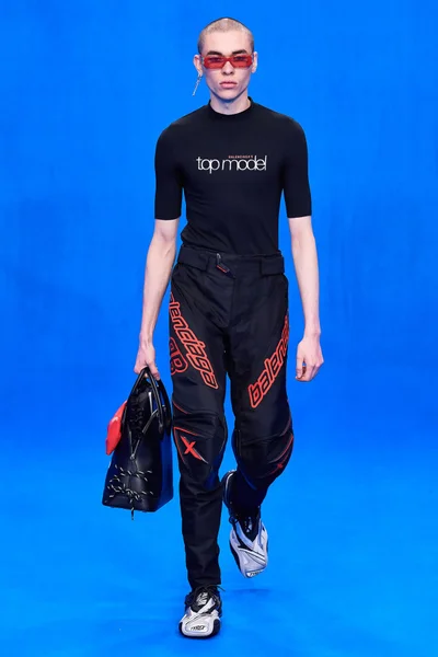 Look 50